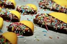 Pasticcini con glassa al cioccolato