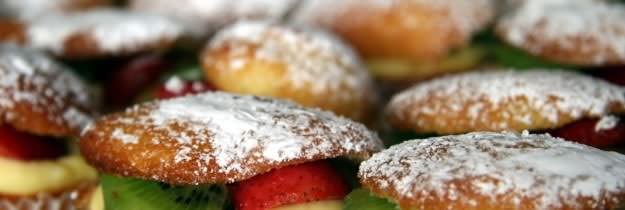 Muffin alla crema con frutta