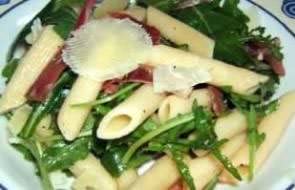 Ricetta pasta fredda pachino, pancetta, rucola e parmigiano