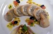 Calamari farciti con carciofi in salsa di fregola