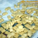 Le chiacchiere prima di essere fritte