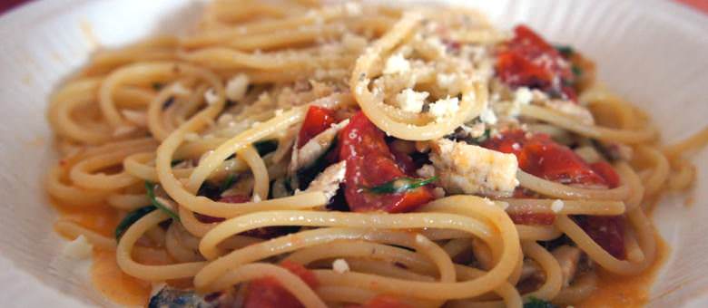 Pasta alici e pecorino