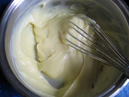 Quando la crema si è rappresa toglierla dal fuoco