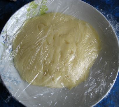 Coprire bene la crema con la pellicola