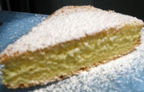 Una fetta di torta soffice soffice