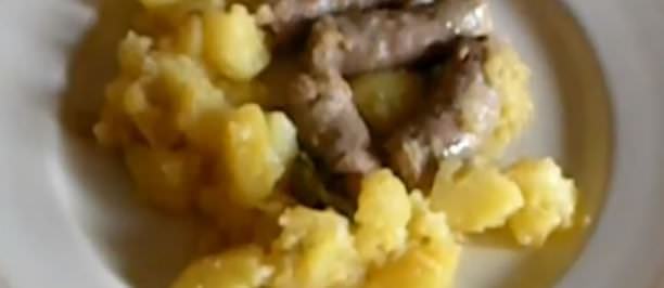 ricetta_salsiccia_luganega_patate_forno