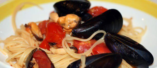 Spaghetti cozze e pachino