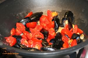 Spaghetti cozze e pachino