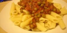 penne al sugo di funghi e piselli