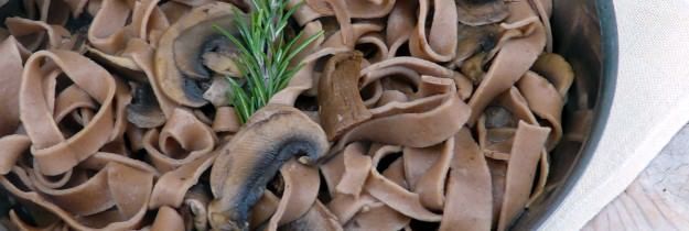 tagliatelle di castagne ai porcini