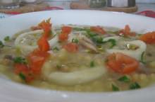 Vellutata di fregola con indivia e calamari