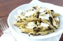 Penne alle olive nere e pecorino