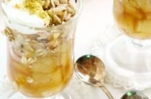 Crumble veloce di ananas, mele e avena