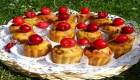Tortine di ciliegie e pistacchi