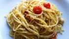 Spaghetti agli scampi, lime e granella di mandorle