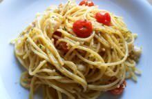 Spaghetti agli scampi, lime e granella di mandorle