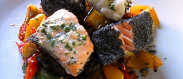 salmone,coda di rospo e verdure al forno