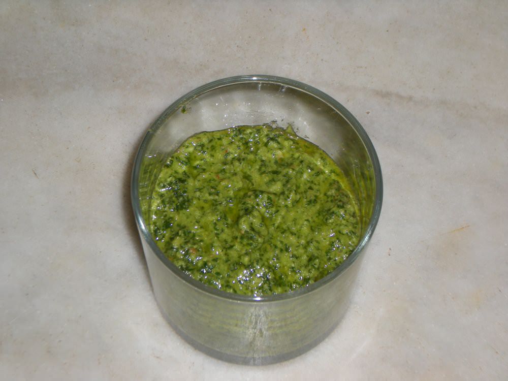 Pesto alla genovese con le noci Ricette della Nonna