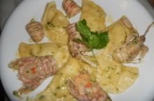 Ravioli di grano kamut, patate e funghi alle cicale di mare