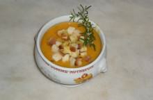 Minestrone di zucca, patate e lenticchie rosse
