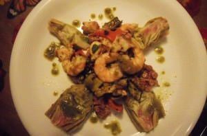 Insalata tiepida di mare con carciofi e verdure grigliate