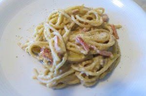 Vermicelli alla crema di carciofi e speck