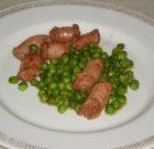 Bocconcini di salsiccia alla paprika con piselli