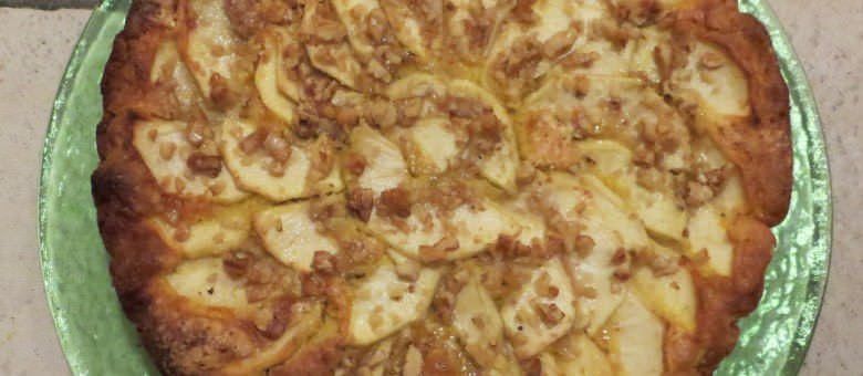 Torta di mele, noci e vin santo