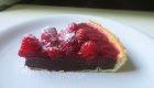 Crostata al cioccolato, geleè di fragole e lamponi