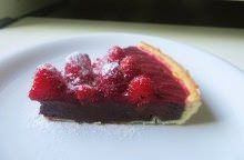 Crostata al cioccolato, geleè di fragole e lamponi