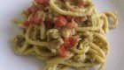 Spaghetti al pesto di Carcioghiotto,triglie e pomodori all’ Aceto Balsamico di Modena