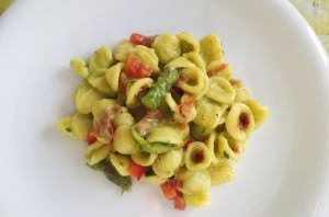 Orecchiette con asparagi e speck