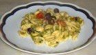 Orecchiette con catalogna, pachino, olive e ricotta salata