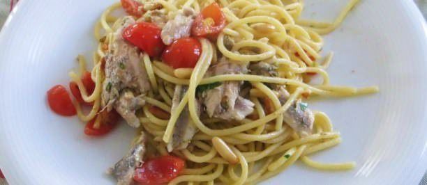 Spaghetti con alici al forno