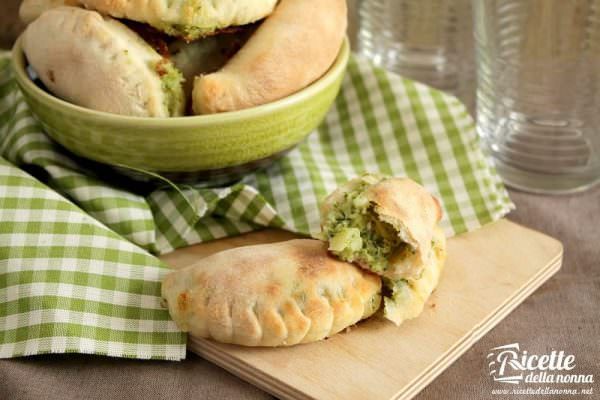 Calzone con brie e broccoli