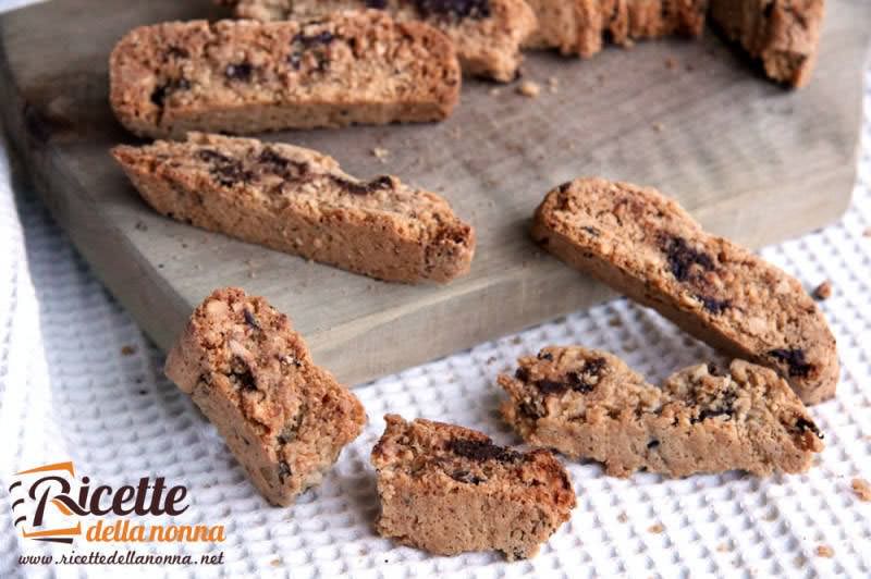 Ricetta Tozzetti alle mandorle e cioccolato | Ricette della Nonna