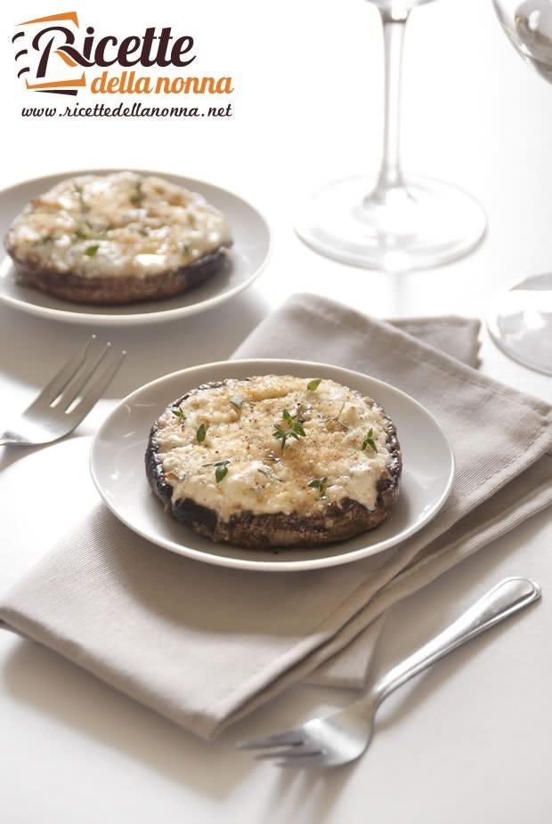 Foto funghi portobello ripieni al forno