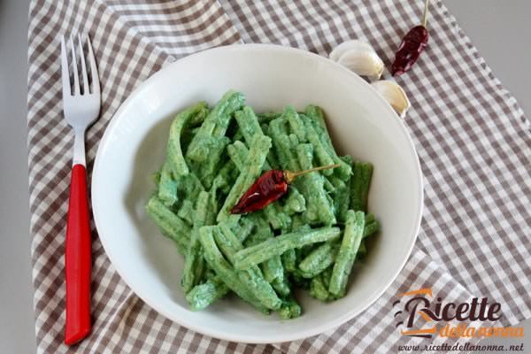 Strozzapreti in crema di cime di broccoli e ricotta