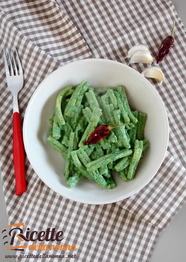 Foto Strozzapreti in crema di broccoli