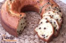 Ciambella allo yogurt al cocco con cioccolato