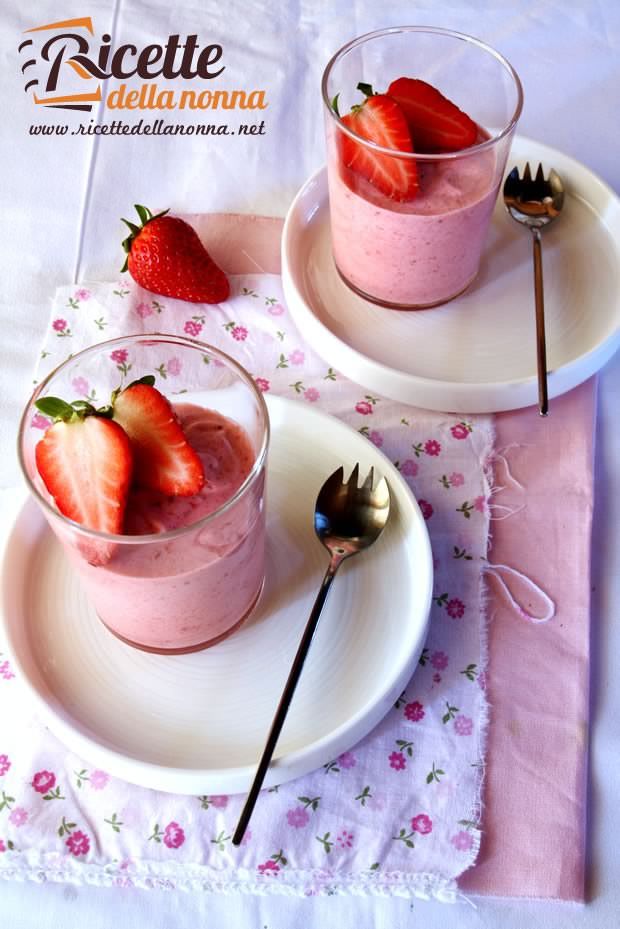 Mousse alle fragole ricetta e foto