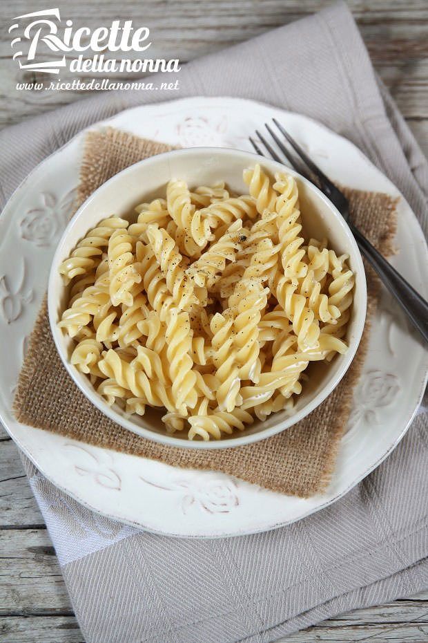 Pasta ai 4 formaggi ricetta e foto