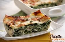 Lasagna bianca con spinaci e salsiccia