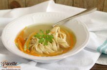 Taiadele in brod (tagliatelle in brodo)