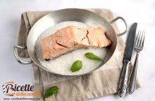 Salmone in crosta di sale