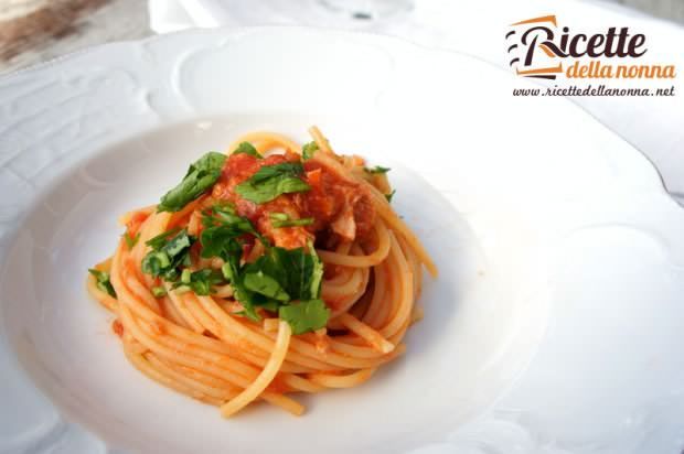 Spaghetti al tonno ricetta e foto