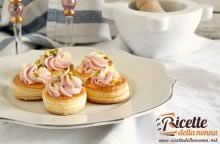 Vol-au-vent con mousse di mortadella, un antipasto ricco di sapore per il tuo Capodanno