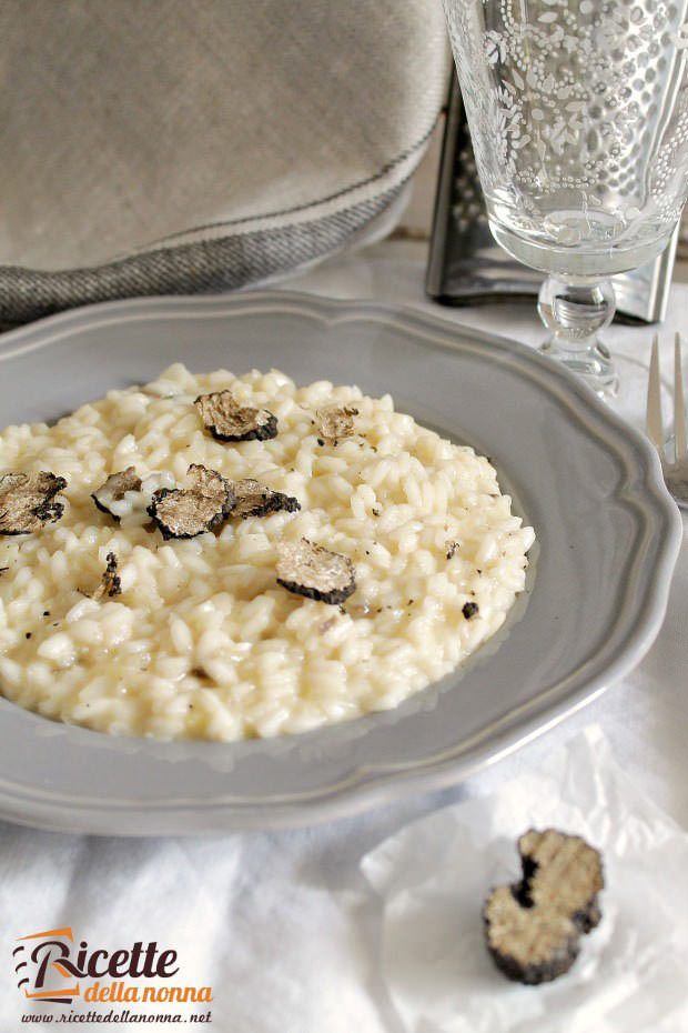 Foto risotto al tartufo