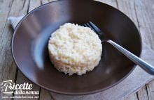 Ho usato lo champagne al posto del vino per sfumare, e ho aggiunto la provola. È venuto fuori un risotto di lusso