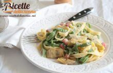 Tagliatelle paglia e fieno con carciofi e pancetta